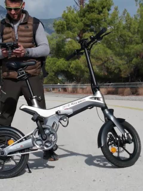 Motosiklet Ruhlu Bir Bisiklet mi? Elektrikli Devrim Yollarda!