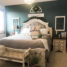 Queen bedroom set and other name brand bedroom sets furniture & appliances at the exchange. Ashley Homestore We Know We Hype The Realyn Collection A Lot But Come On Look How Cute This Bedroom Is Life Stylewithjess Nightstand Https Bddy Me 3qakpha Bed Https Bddy Me 30di0b6 Bench Https Bddy Me 3rbnhsf Facebook