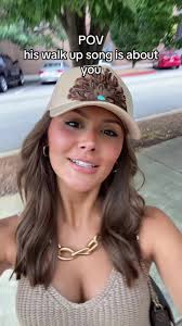 he may have been forced to do this…. go vols 🧡⚾️ #fyp  #youknowilikemygirlsalittlebitolder #baseball #boyfriend #volsbaseball