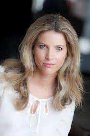 Kelly Ewart's Instagram, Twitter & Facebook