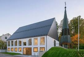 In die vier räume in der fünften etage ziehen neben dem landesbischof auch sein persönlicher referent und die büroleiterin ein. Umbau Und Neugestaltung Kreuzkirche Bad Abbach Bayerische Architektenkammer