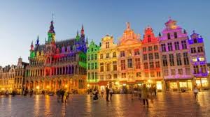 De gueules au saint michel d'or terrassant le démon de sable. Sejour En Groupe A Bruxelles Et A Bruges