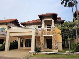 Located about 23 km from the capital kuala lumpur, this township was opened in 1992. Widuri Villas Country Heights Kajang Country Heights Intermediate Bungalow 5 1 Bedrooms For Sale Iproperty Com My