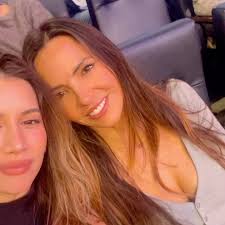 Beautiful night w friends and family but missing 1️⃣ special human 🧲  Highlight of the night would be when I placed my Green Yankees hat