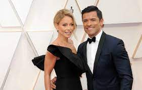 Kelly Ripa Mistook Her Menopause For Pregnancy