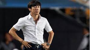 Im netz blieb dieser moment nicht unbeobachtet. Jogi Low Wm Duell Mit Seinem Korea Klon Shin Tae Yong Fussball International Sport Bild