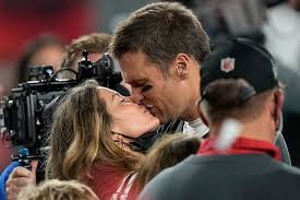 The nfl star celebrated his team, the tampa bay buccaneers, and their big win at super bowl lv as well as his mvp win. Tom Brady Gisele Bundchen Kiss After Super Bowl 2021 Hollywood Life