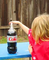 Science Experiment Diet Coke And Mentos Geyser Science Experiments Kids Mentos And Coke Experiment Science Experiments