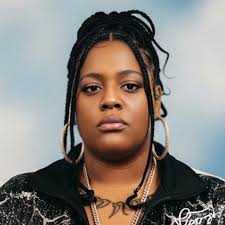 Footage has surfaced, reportedly showing Stefon Diggs leaving the hospital  with a baby carrier earlier this year. 👀 VIDEO, DETAILS & reactions:  https://theshaderoom.com/footage-reportedly-showing-stefon-diggs-leaving-hospital-baby-carrier-seat-may  ...