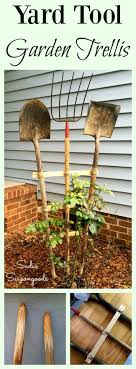 Hier Ist Die Perfekte Verwendung Fur Die Alten Garten Und Gartengerate Die Sie Gartenprojekte Diy Garten Rustikaler Garten