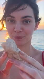 Kylie’s new post: drunk beach walks with @kendalljenner 😂😂 enjoy