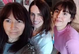 Elizabeth Birt's Instagram, Twitter & Facebook