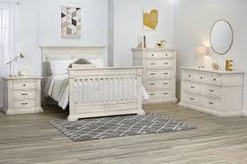 Kingsley Venetian Collection In Antique White Kingsley White Nursery Furniture Nursery Furniture Collections Crib Design