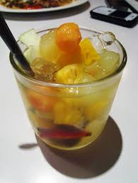 Sop buntut merupakan salah satu hidangan yang terkenal di indonesia. Es Buah Wikipedia