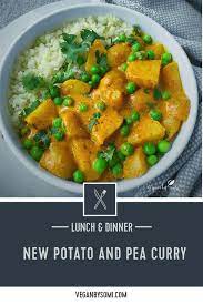 Comforting Oil Free Potato And Pea Curry I M Not An Authentic Food Blogger I Know I Sound Crazy Right Now B Potato And Pea Curry Recipes Indian Food Recipes