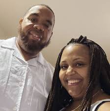 What are the words to the MHS Fight song and how does it sound?