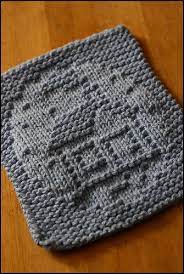 Here are a little pair of socks to keep the babies warm while theyʼre working hard. Winter Wonder Cloths Pattern By Kris Knits Knitting Shawl Knitting Patterns Knit Dishcloth
