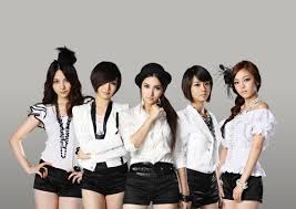 1st Generation K Pop Girl Groups Kara Girls Generation Wonder Girls How Are They Doing More Http Www Kpopstarz Kpop Girls Girls Generation Pop Fashion