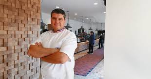 Une histoire familiale dans un cadre atypique du vignoble nantais. Bruno Cormerais Meilleur Ouvrier De France Ouvre Sa Boulangerie A Gien Conseil Departemental Du Loiret