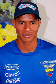 PERFIL] 12: Adrián Bone