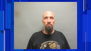 Predator catchers confront man who went to Novi hotel to meet 14-year-old  girl, police say