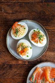 Oeuf Mimosa Deviled Egg Au Saumon Et Fromage A La Creme Emilie Murmure In 2020