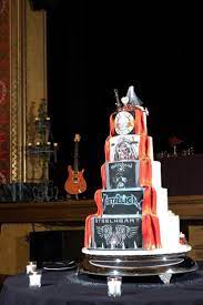Pin Von Just Human Auf Awesome Cake Decoration In 2020 Rockerhochzeit Hochzeitswand Hochzeit