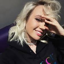 Я устала (2017) клава кока. Klava Koka Perenesla Solnyj Koncert Iz Kluba Na Stadion