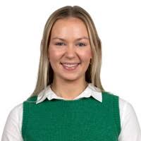 Madeleine Garrett's Instagram, Twitter & Facebook