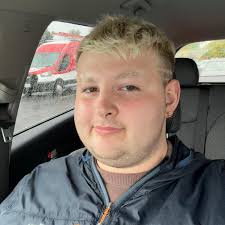 These 2 gay teen divers celebrate first anniversary as boyfriends