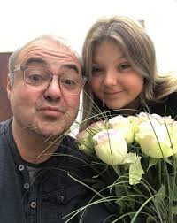 Bojko točil vyvedení poslance volného, bránila mu ochranka. Jaky Otec Takova Dcera Jak Vypada Dcera Martina Zounara Claudia Ktera Jde V Tatovych Stopach Zivot