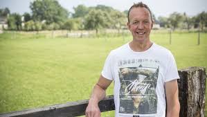 Dina 'ingeborg' tersago laat ons kennismaken met de nieuwe kandidaten, maar we krijgen. Uur Van De Waarheid Voor Boer Gert Jan Dordrecht Ad Nl
