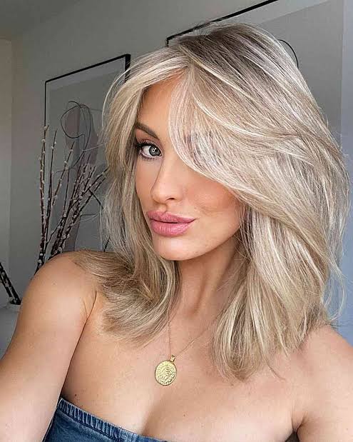 21 Trendiest Medium Layered Bob Haircuts for Shoulder-Length Hair