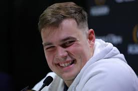 Carolina Panthers select Wadsworth, Notre Dame TE Mitchell Evans in 5th  round of NFL draft