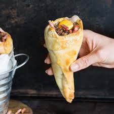 Deftig Lecker Cheeseburger Hornchen Mit Bacon Rezept Rezepte Fingerfood Rezepte Schnell Leckeres Essen