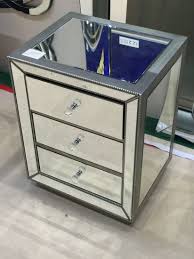 Transform an upcycled chest into a beautiful coffee table full of storage. Venetian Mirrored Mirror Bedside Bed Side Table Cabinet 1 Drawer Bedroom Cabinet China Mirrored Nightstand Bedroom Mirrored Nightstand Made In China Com