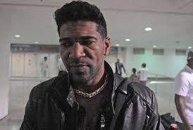 El cantante urbano Antonio Peter de la Rosa (OMEGA) se entrega en la  fiscalía