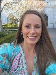 Angela Salois's Instagram, Twitter & Facebook