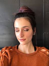 Candlelit eyeshadow tutorial with Mama and Sis