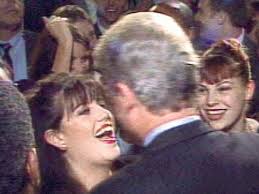 Wie Monica Lewinsky mit ihren Schilderungen Hillary Clinton den Weg ebnet