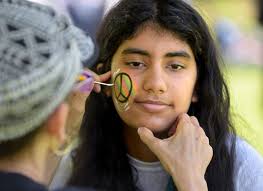 Photos: Human peace sign takes shape at Bucks County Community College