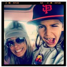 Sally Larsen (@sallyannelarsen)