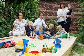 Sparkassen werbung hier seht ihr den sparkassen werbespot fähnchen 08/15 bank aus dem jahr 2012.dieser werbespot wurde aufgezeichnet und kann unter umständ. Ein Sandkasten Fur Die Kinder Im Mutterzentrum Sponsored By Volksbank Viersen