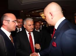Şirket belgelerine göre, ekşioğlu'nun eski ortağı burak başlılar. Otele Tankla Giren Cihan Eksioglu Kim