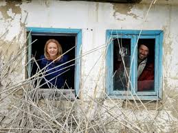 Nu comunica cu nicio alta mare si nici cu oceanul planetar, sursele sale de apa fiind cele 130 de rauri si fluvii care suprafata marii caspice este de 371.000 de kilometri patrati iar adancimea maxima a fost determinata ca fiind 1.025 de metri. Cea Mai Mare DeltÄ NaturalÄ Din Europa CondamnatÄ La Izolare Èi SÄrÄcie Delta DunÄrii Stirileprotv Ro