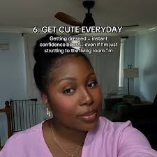 Rebecca Sahm's Instagram, Twitter & Facebook