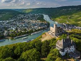Save burgblickhotel to your lists. Burgruine Landshut