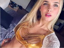 Elizabeth loaiza, nacida en cali en 1989, no solo es una de las top models más admiradas del país: Criticas A Elizabeth Loaiza Por Foto Con Felino Encadenado