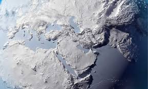 Quand la température baisse et atteint 0°c, l'eau se transforme en glace et devient solide. Des Scientifiques Ont Calcule La Temperature Moyenne Pendant La Periode Glaciaire Spoiler Il Faisait Tres Froid Neozone