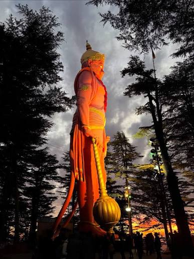 Jakhu Temple, Shimla ????️???? Jakhu Temple is one of the most famous and spiritual places in Shimla, dedicated to Lord Hanuman. It is located on Jakhu Hill, the highest point in Shimla (